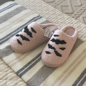 Pinkish Fuzzy Bat Slippers
